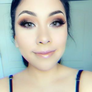 Meet your Posher, Cynthia